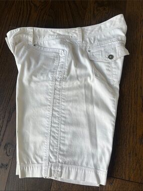 White House Black Market Men's White Shorts